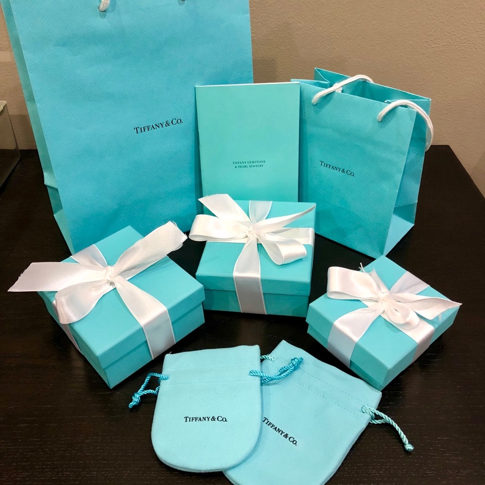 ✨Authentic Deluxe Tiffany’s Gift Packaging Set✨
